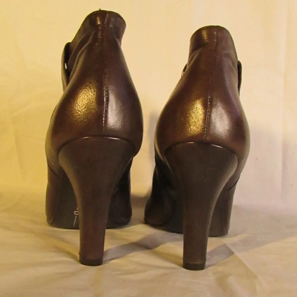 Michelle D brown heeled ankle boots